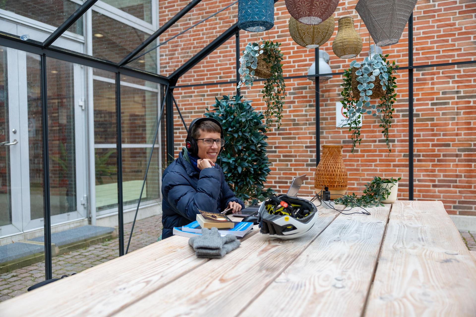 Læseplads i drivhus Kroghstræde 3